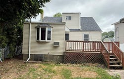 449 N Indiana Avenue, Lindenhurst, NY 11757