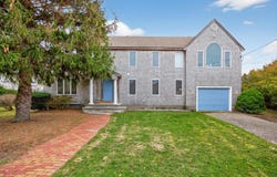 15 Hedge Lane, Falmouth, MA 02540