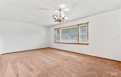 419 W 2nd St., Fairfield, ID 83327