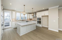 8927 Gateway Heights E, Richmond Heights, MO 63144