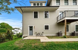 1 Broadway Ave, Ipswich, MA 01938
