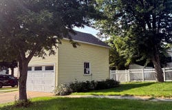 302 N ROSE Street, Elmwood, IL 61529