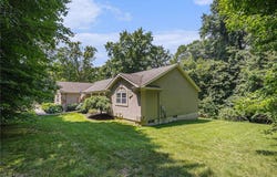 11801 Quail Crest Avenue, Mantua, OH 44255