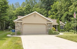 1403 Old Briar Trail, Auburn, IN 46706-3824
