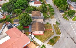 171 Curtiss Dr, Hialeah, FL 33010