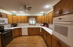 1443 E Powell Street, Springfield, MO 65804