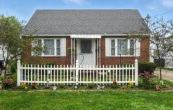 39 Plum Ave, Shelby, OH 44875