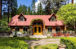 3752 Vineyard Way, Kettle Falls, WA 99141
