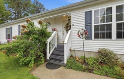 24 Sycamore Ln, Mays Landing, NJ 08330