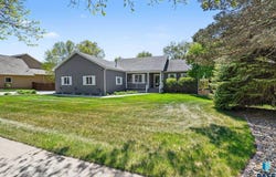 1025 Heritage Dr, Madison, SD 57042
