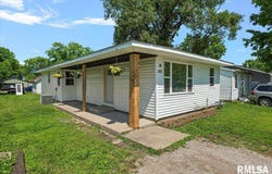 707 N ADAMS Street, Lincoln, IL 62656