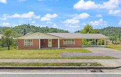 1176 Parkway Drive, Salyersville, KY 41465