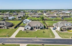 6140 Amberly Drive, Edmond, OK 73025