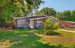 2208 Kingsberry Avenue, Pascagoula, MS 39567