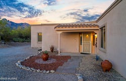 6620 N Camino Padre Isidoro, Tucson, AZ 85718