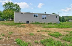 126 Pullman Ln, Oneida, TN 37841