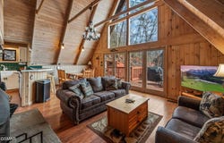 1125 Lower Alpine Way, Gatlinburg, TN 37738