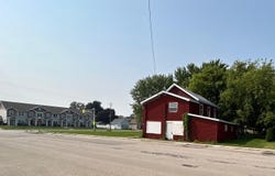 10 E GRUENWALD Avenue, OSHKOSH, WI 54901