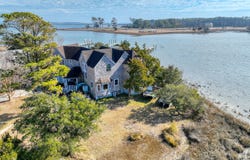 102 Gibbs Circle, Beaufort, NC 28516