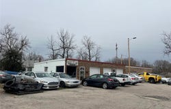 411 E COMMERCIAL Street, Lebanon, MO 65536