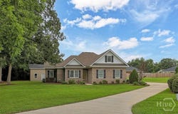 1830 Old Carriage, Statesboro, GA 30458