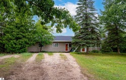 6801 E Hovey Road, Rosebush, MI 48878