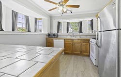 2414 N Sugar Ridge Rd, Laplace, LA 70068