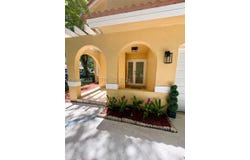 9833 NW 5th Ct, Plantation, FL 33324