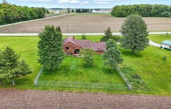 2090 S Warren Road, Huntington, IN 46750-9207