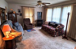 317 E 8th St, Newton, KS 67114