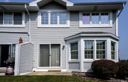 8423 S 76th St, Franklin, WI 53132