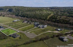 902 Bingham Ln, New Braunfels, TX 78132-2181