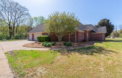 210 Tall PInes Road, Henderson, TN 38340