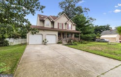 121 STOKES AVENUE, WEST BERLIN, NJ 08091