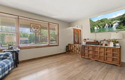 3807 Mccabe Avenue, Crystal Lake, IL 60014