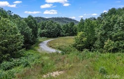 Climbing Road, Hendersonville, NC 28792