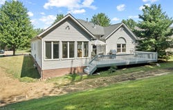 9434 Huntshire Avenue NW, North Canton, OH 44720