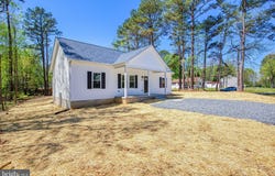 2858 NORTH INDEPENDENCE, MONTROSS, VA 22520