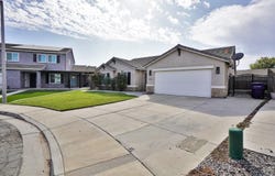 2017 W Queens Way W, Hanford, CA 93230