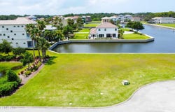 8 SCHOONER Circle, Palm Coast, FL 32137