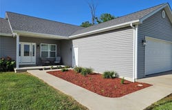 9339 Prairie Ridge Rd, Walsh, IL 62297
