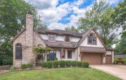 248 SW Winterpark Circle, Lee's Summit, MO 64081