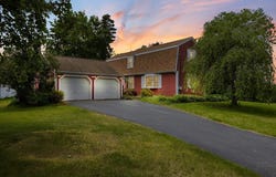 29 Saddle Dr, Bridgewater, MA 02324