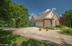 5650 Robinwood Road, Loma Linda, MO 64804