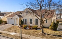 100 Kensington Cir, White Twp., NJ 07823
