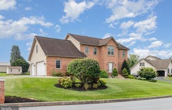 408 CLAYS CROSSING, LEBANON, PA 17042