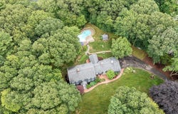 22 High St, Southborough, MA 01772