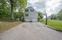 16 Herricks Ln, Millbury, MA 01527