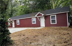 814  S Inglewood  ST, Siloam Springs, AR 72761