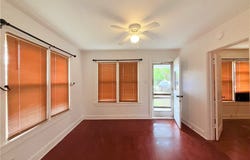 507 E Commons Street, Refugio, TX 78377